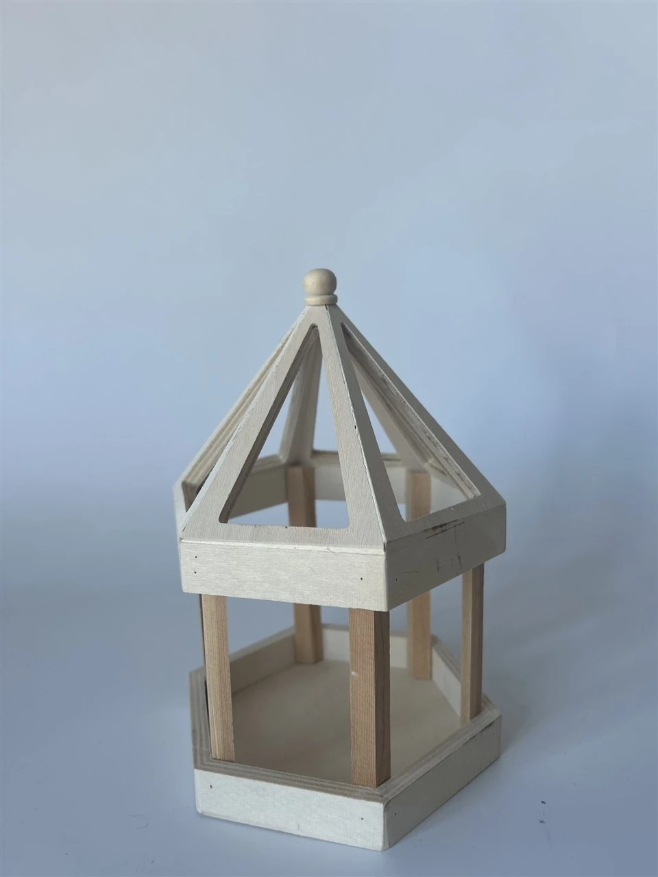 六角形の木製の鳥の家