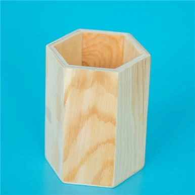 未完成の木製ペンホルダー